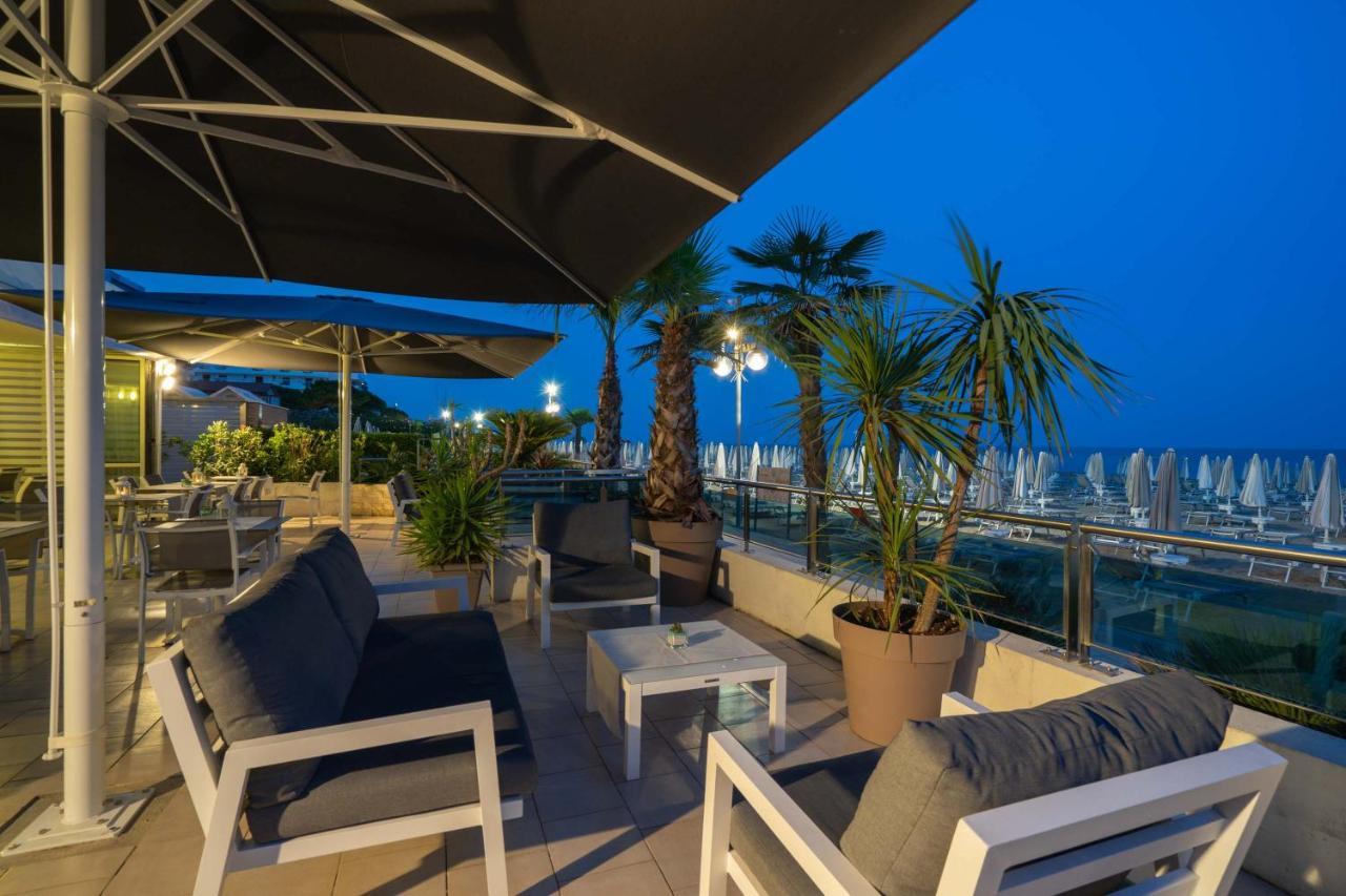 Hotel Delaville Frontemare Lido di Jesolo Exterior photo